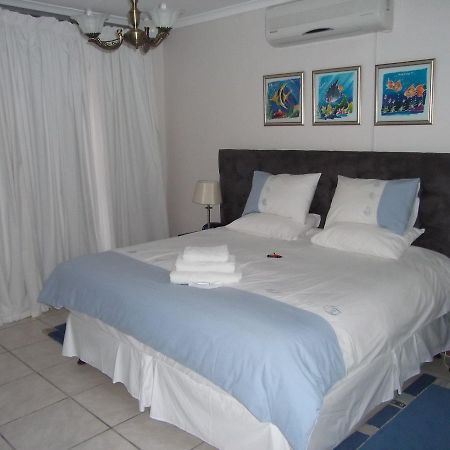Scorpio Guest House Vredenburg Buitenkant foto