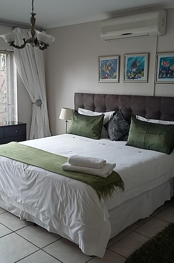 Scorpio Guest House Vredenburg Buitenkant foto